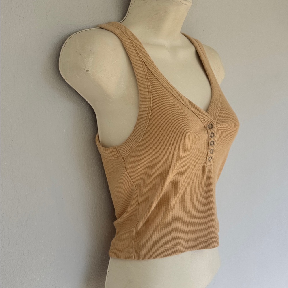 Abercrombie & Fitch soft A&F tan ribbed knit snap neckline crop tank top size XS - Picture 4 of 9